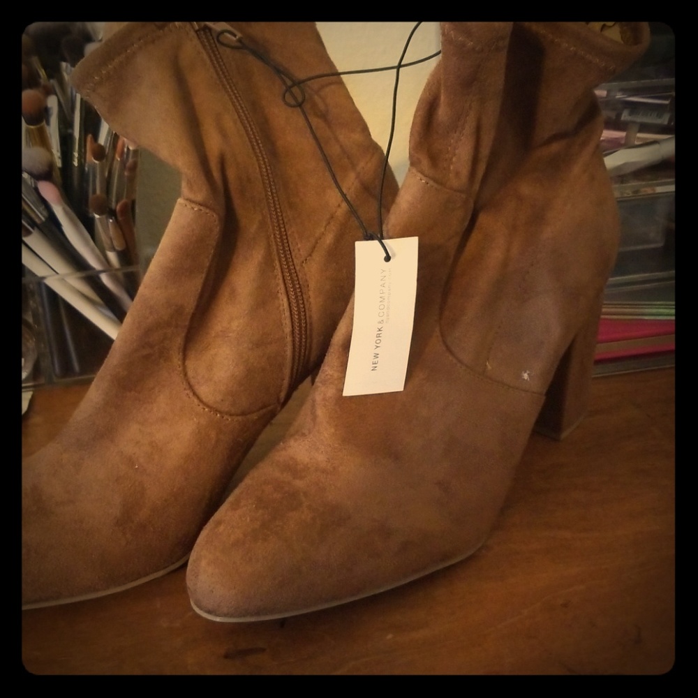 Brown booties/ankle boots